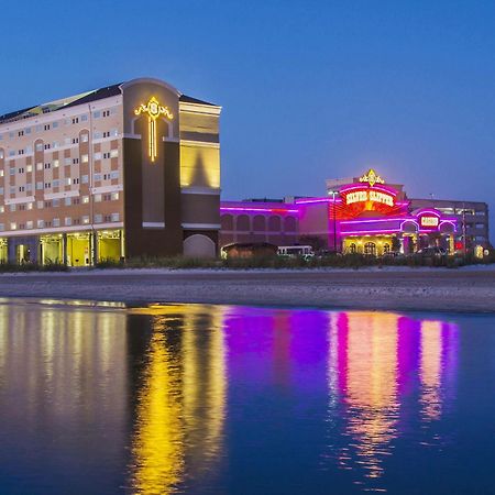 Silver Slipper Casino Hotel (Adults Only) Bay St. Louis Bagian luar foto