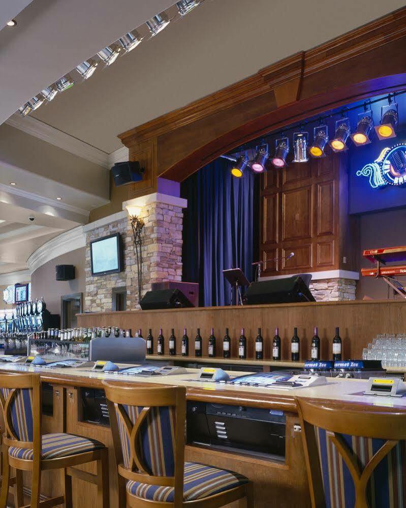 Silver Slipper Casino Hotel (Adults Only) Bay St. Louis Bagian luar foto